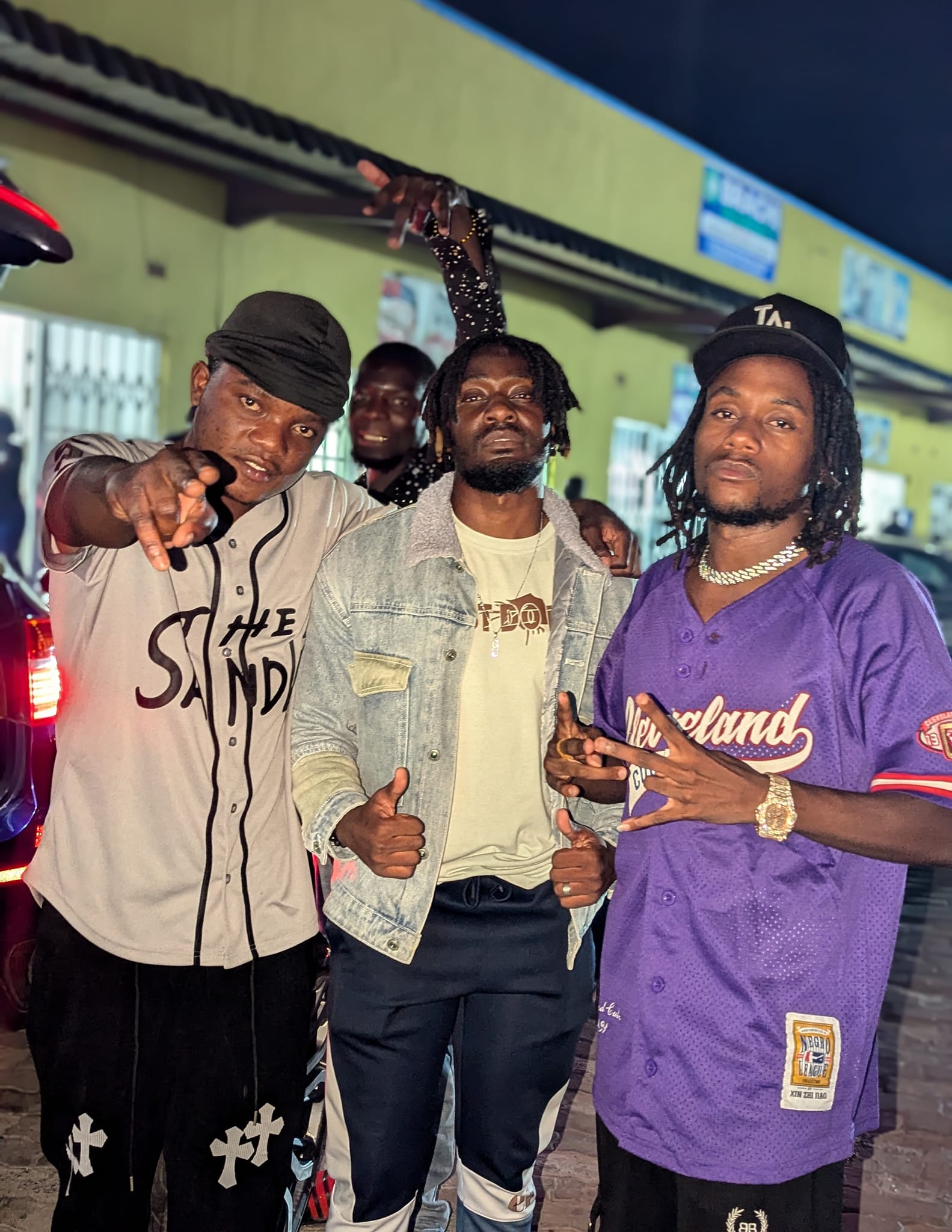 4 Na 5 Feat. Trevor Borganz – How Come